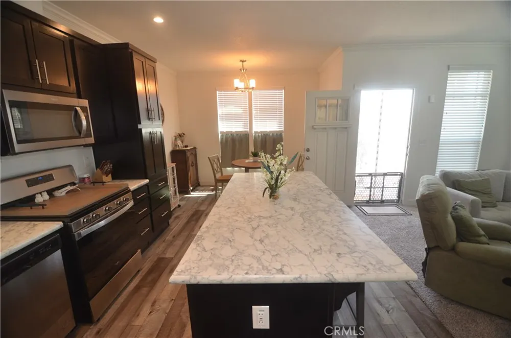 21001 Plummer Street #37 Chatsworth, CA 91311