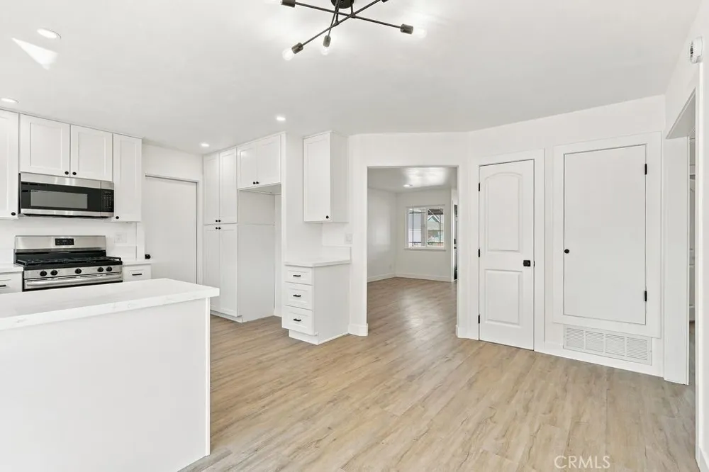 1118 Dena Santa Maria, CA 93454
