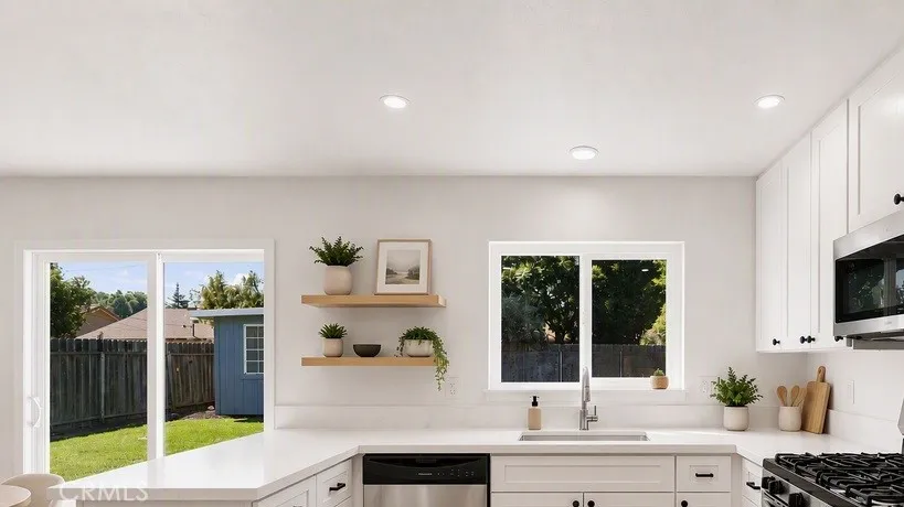 1118 Dena Santa Maria, CA 93454