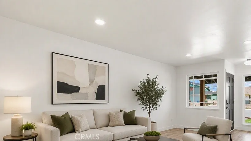 1118 Dena Santa Maria, CA 93454