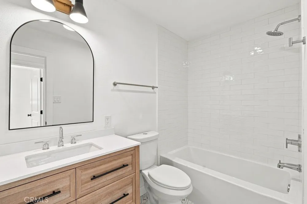 1118 Dena Santa Maria, CA 93454