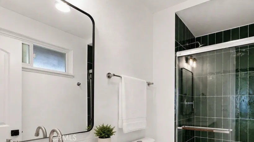 1118 Dena Santa Maria, CA 93454