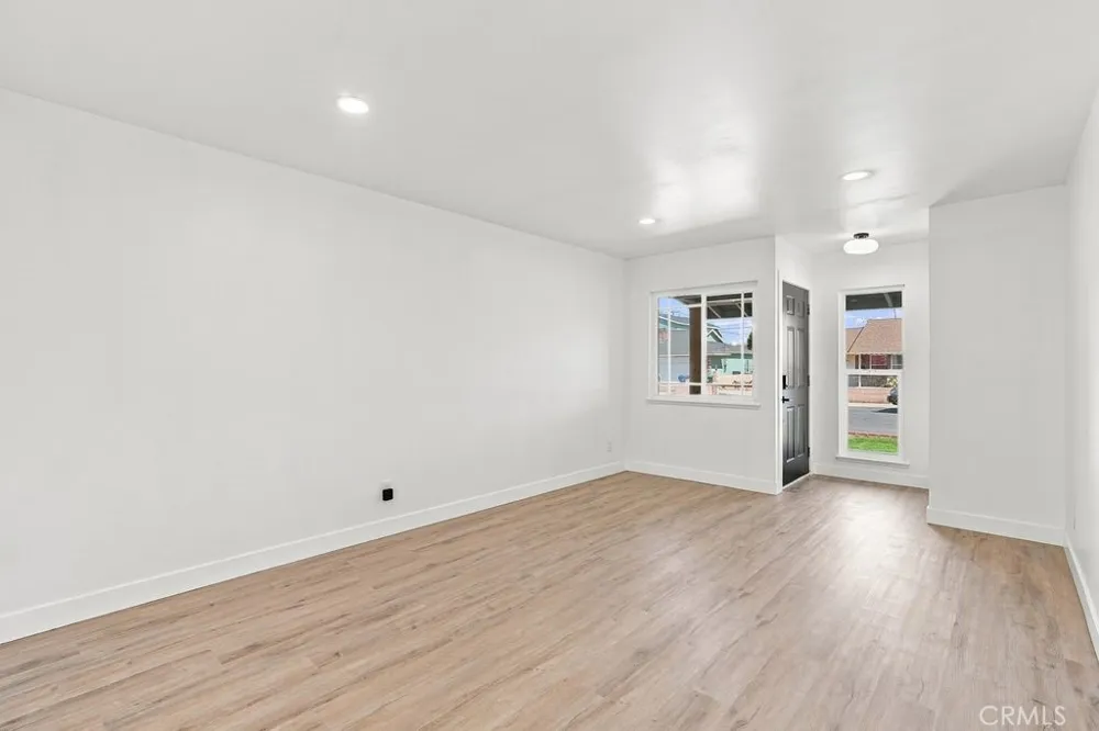 1118 Dena Santa Maria, CA 93454