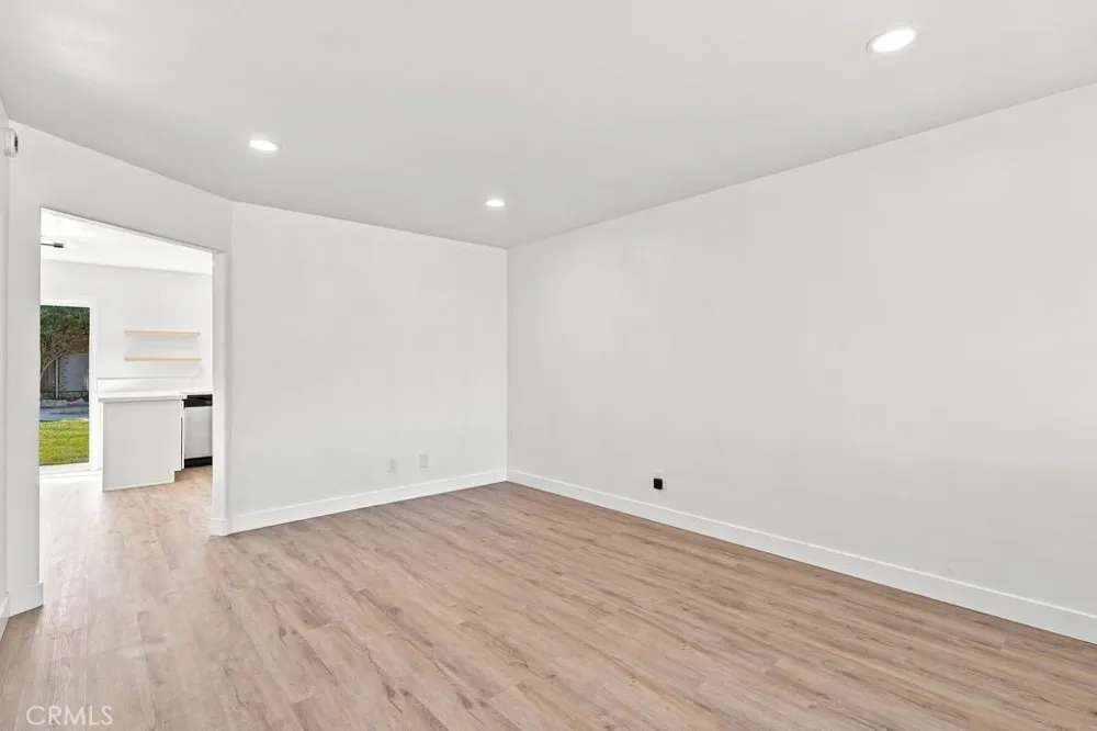 1118 Dena Santa Maria, CA 93454