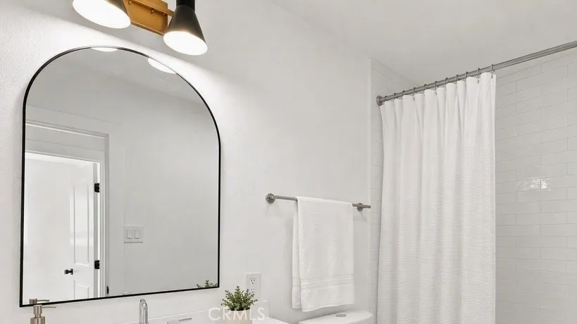 1118 Dena Santa Maria, CA 93454