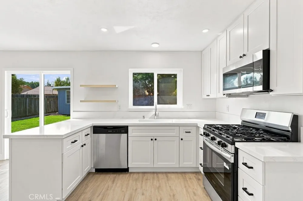 1118 Dena Santa Maria, CA 93454