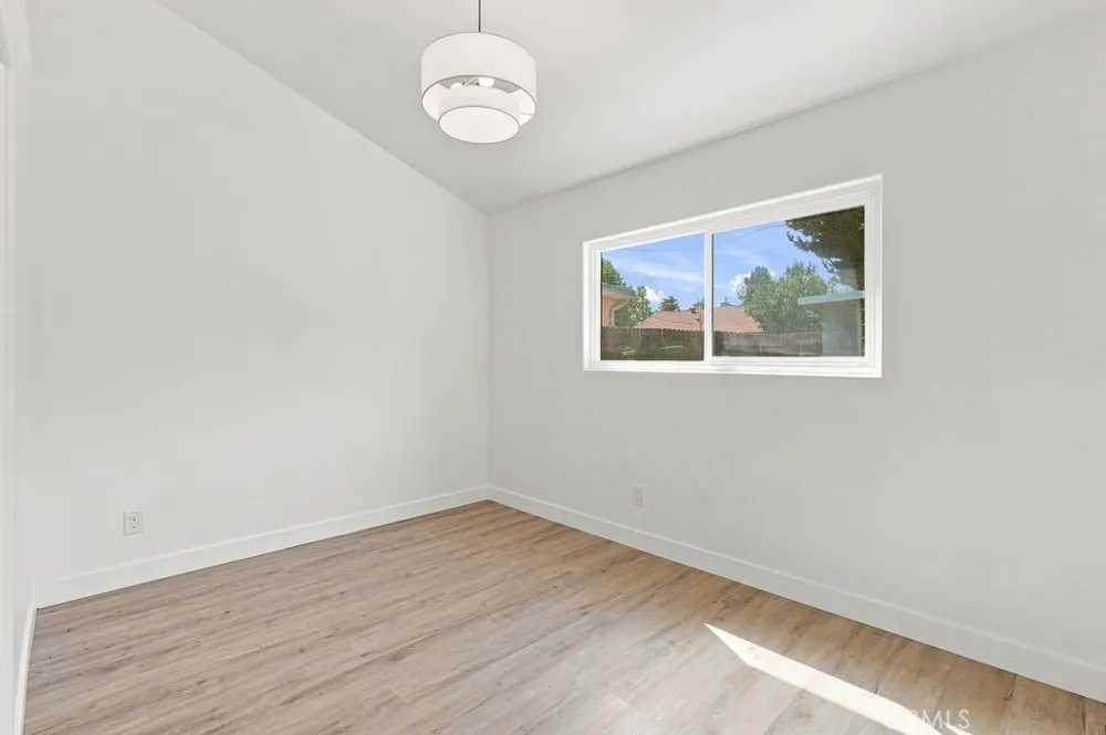1118 Dena Santa Maria, CA 93454