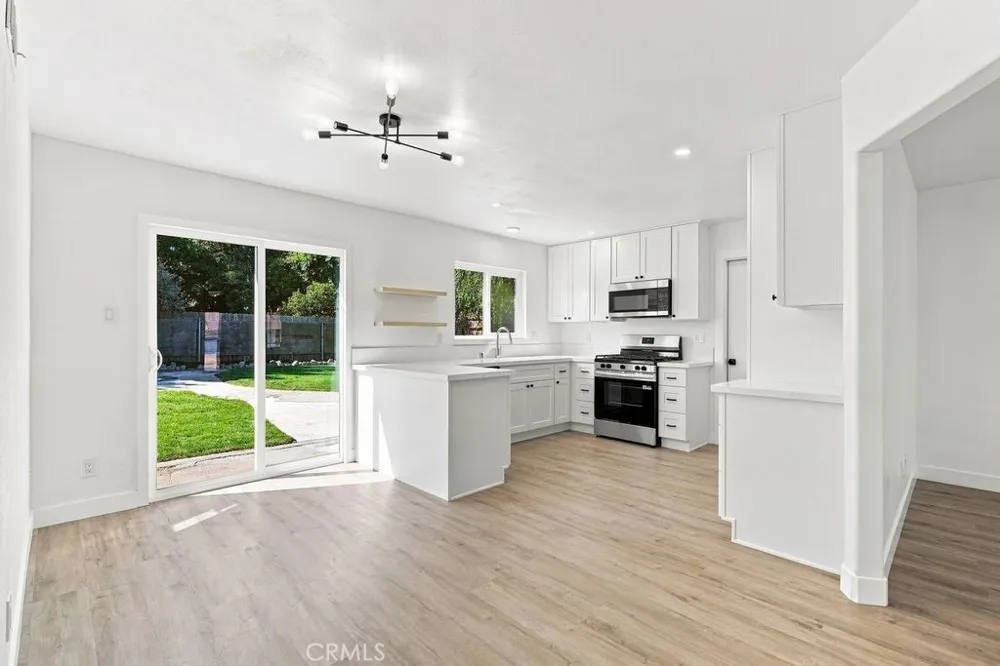 1118 Dena Santa Maria, CA 93454