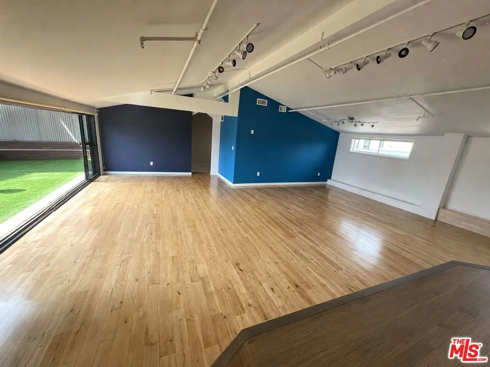2536 Lincoln Boulevard Los Angeles, CA 90291