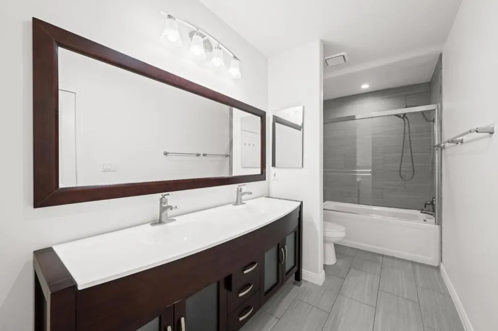 910 S Bedford Street #102 Los Angeles, CA 90035