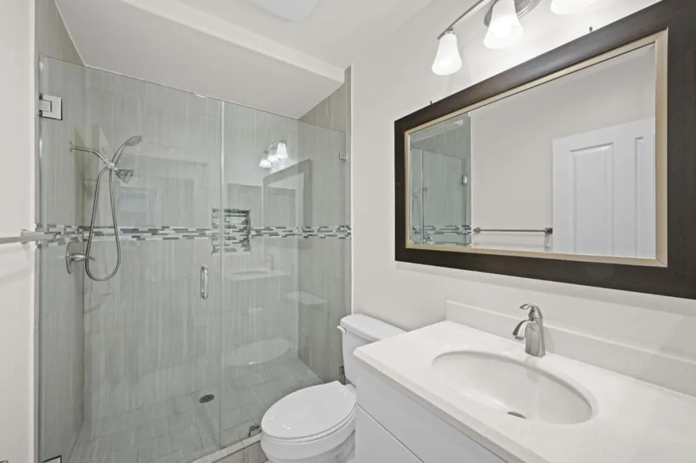 910 S Bedford Street #102 Los Angeles, CA 90035