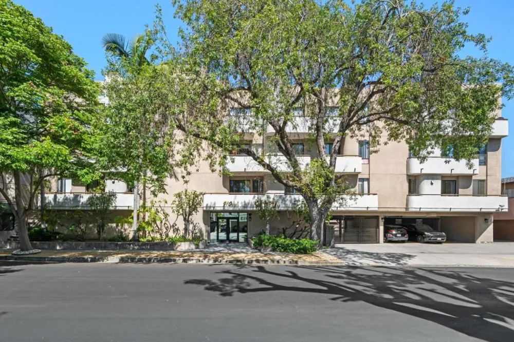 910 S Bedford Street #102 Los Angeles, CA 90035
