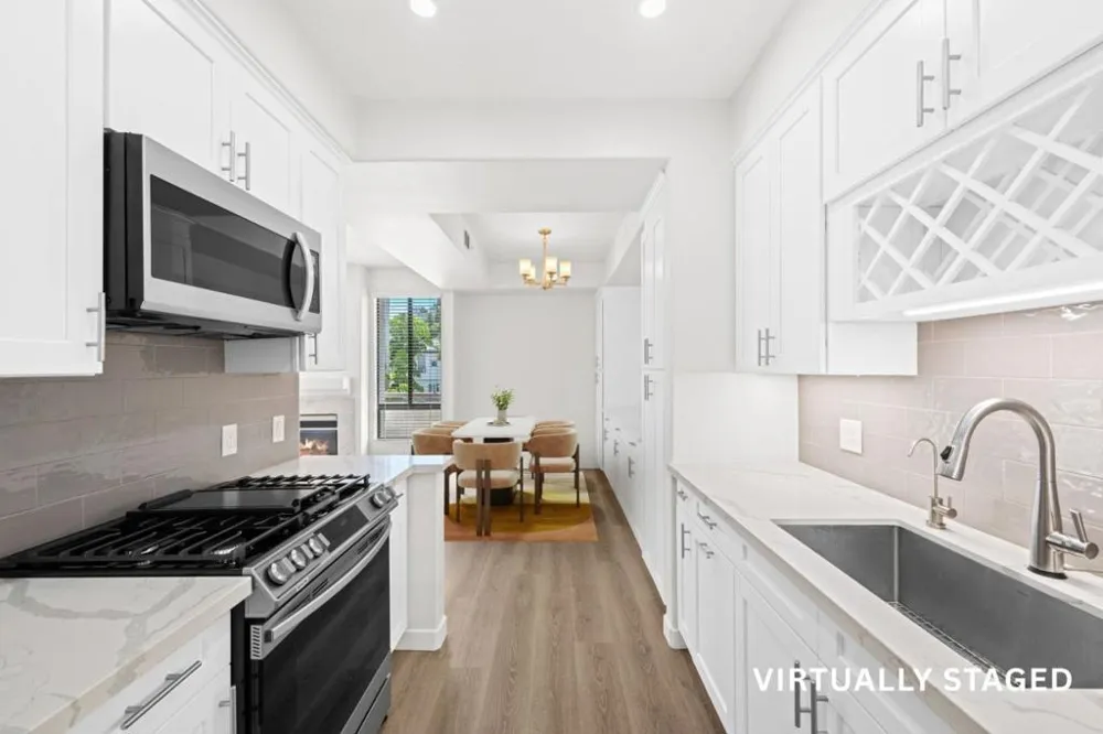 910 S Bedford Street #102 Los Angeles, CA 90035
