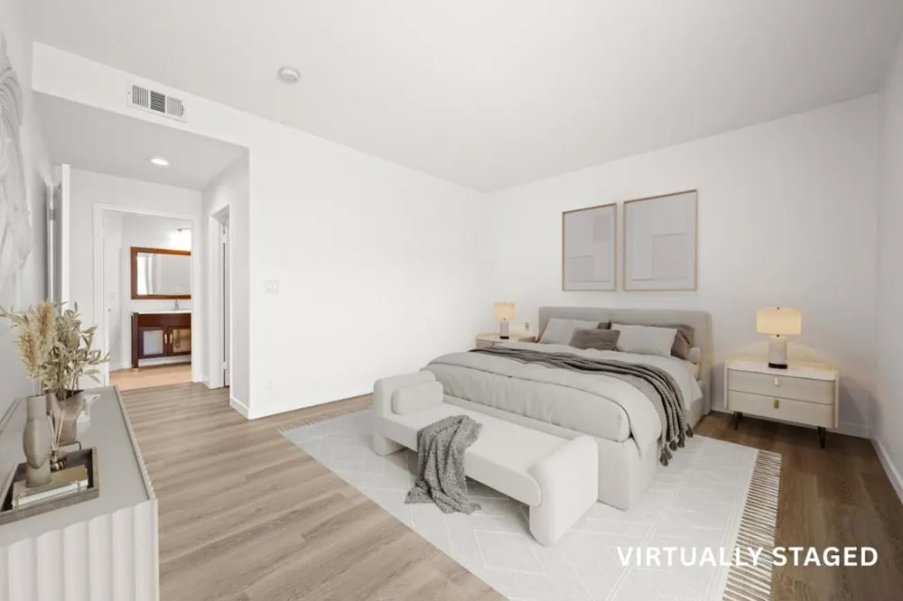 910 S Bedford Street #102 Los Angeles, CA 90035