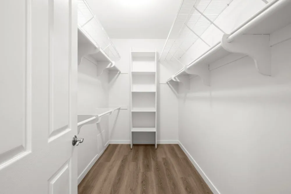 910 S Bedford Street #102 Los Angeles, CA 90035