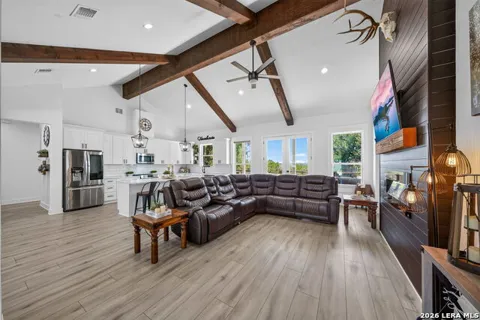 335 SADDLE MOUNTAIN DR