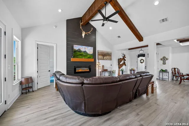 335 SADDLE MOUNTAIN DR Boerne, TX 78006