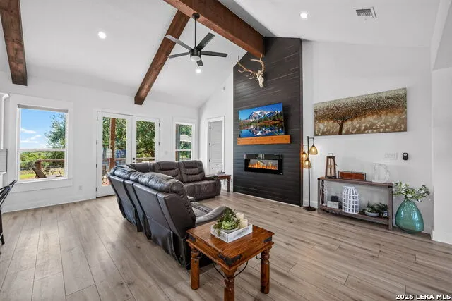 335 SADDLE MOUNTAIN DR Boerne, TX 78006