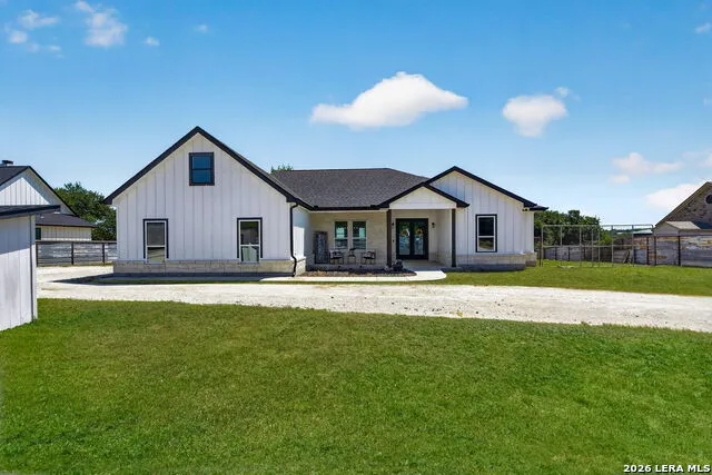 335 SADDLE MOUNTAIN DR Boerne, TX 78006