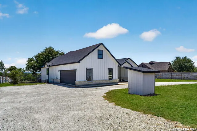 335 SADDLE MOUNTAIN DR Boerne, TX 78006
