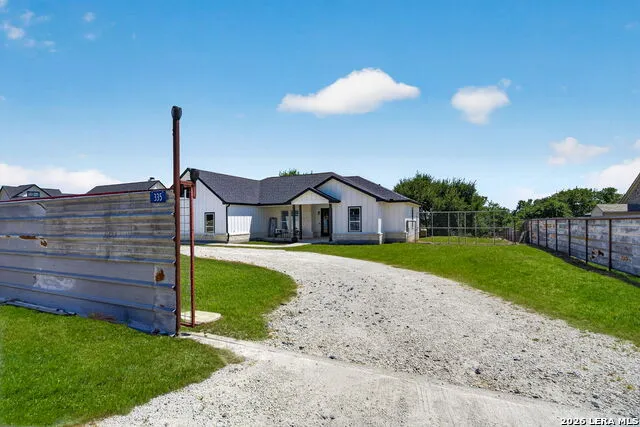335 SADDLE MOUNTAIN DR Boerne, TX 78006
