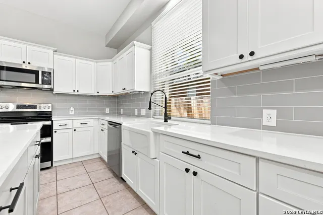 2448 Woodbridge Way Schertz, TX 78154