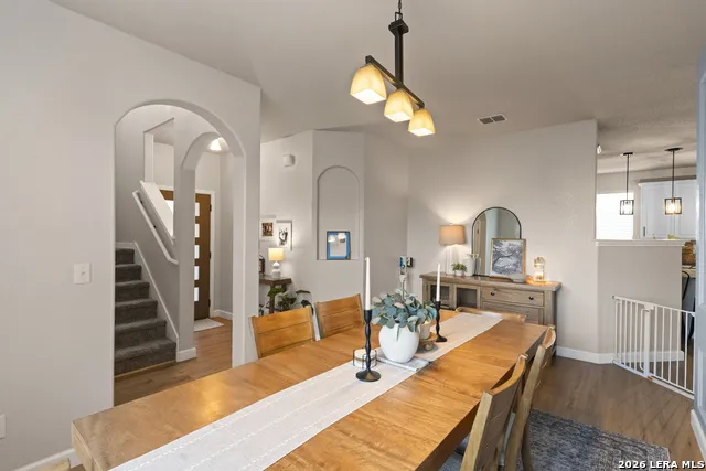 2526 SUNSET BND San Antonio, TX 78244