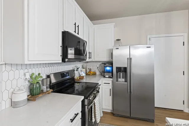 2526 SUNSET BND San Antonio, TX 78244
