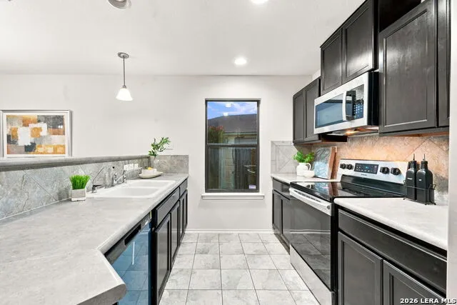 10222 FOSSIL VLY San Antonio, TX 78245