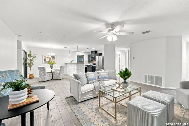 10222 FOSSIL VLY San Antonio, TX 78245