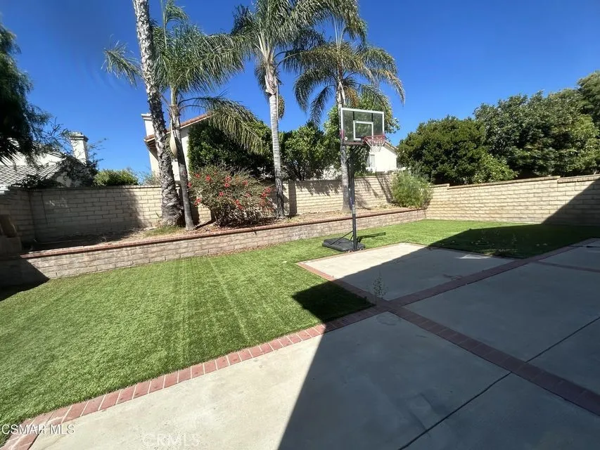 1407 Oak Trail Street Newbury Park, CA 91320