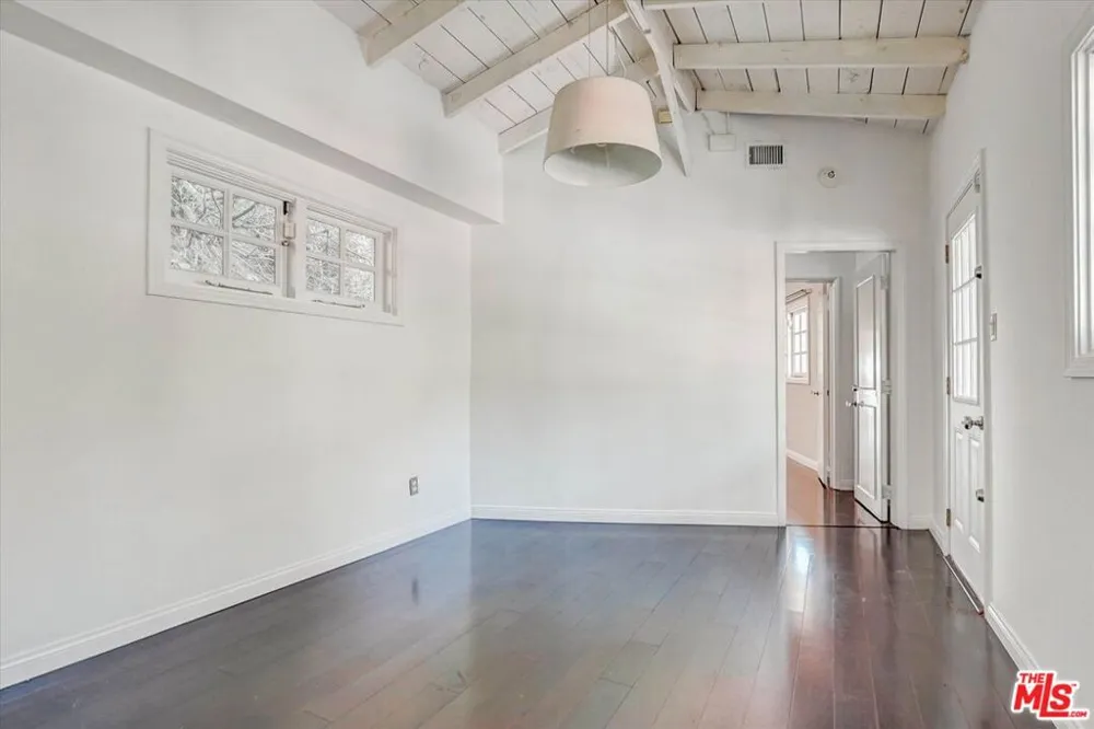 2200 Outpost Drive Los Angeles, CA 90068