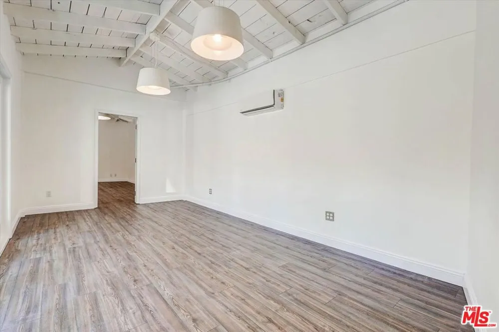 2200 Outpost Drive Los Angeles, CA 90068