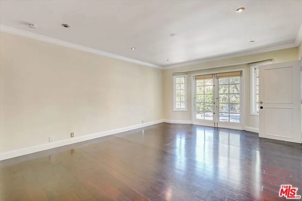 2200 Outpost Drive Los Angeles, CA 90068