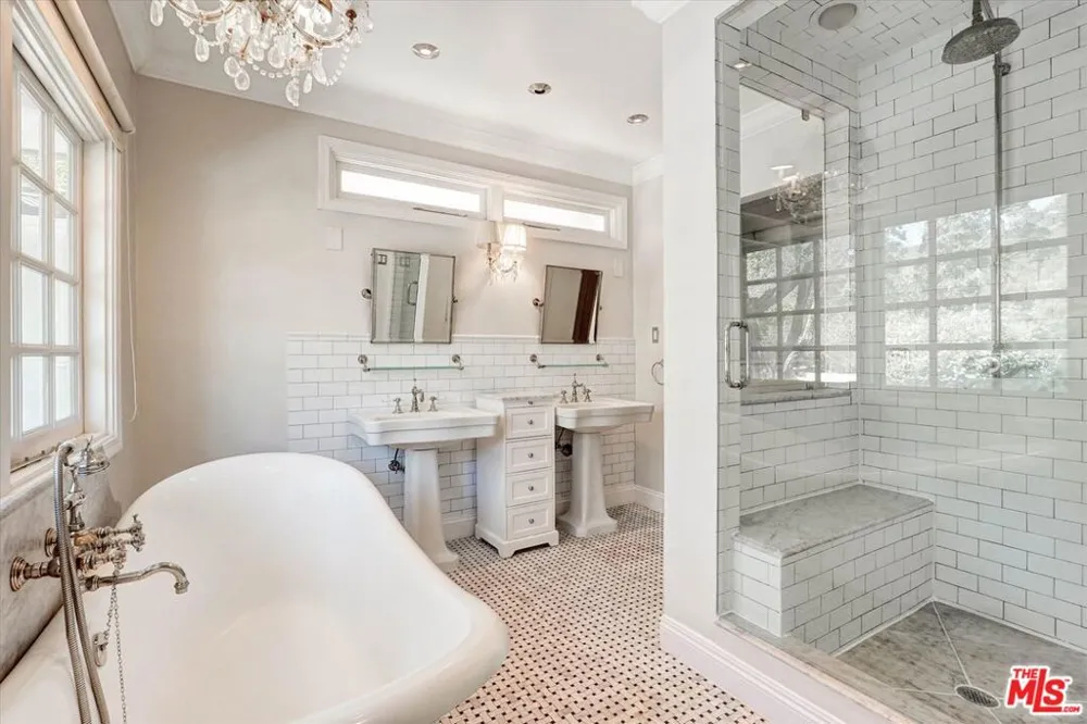 2200 Outpost Drive Los Angeles, CA 90068