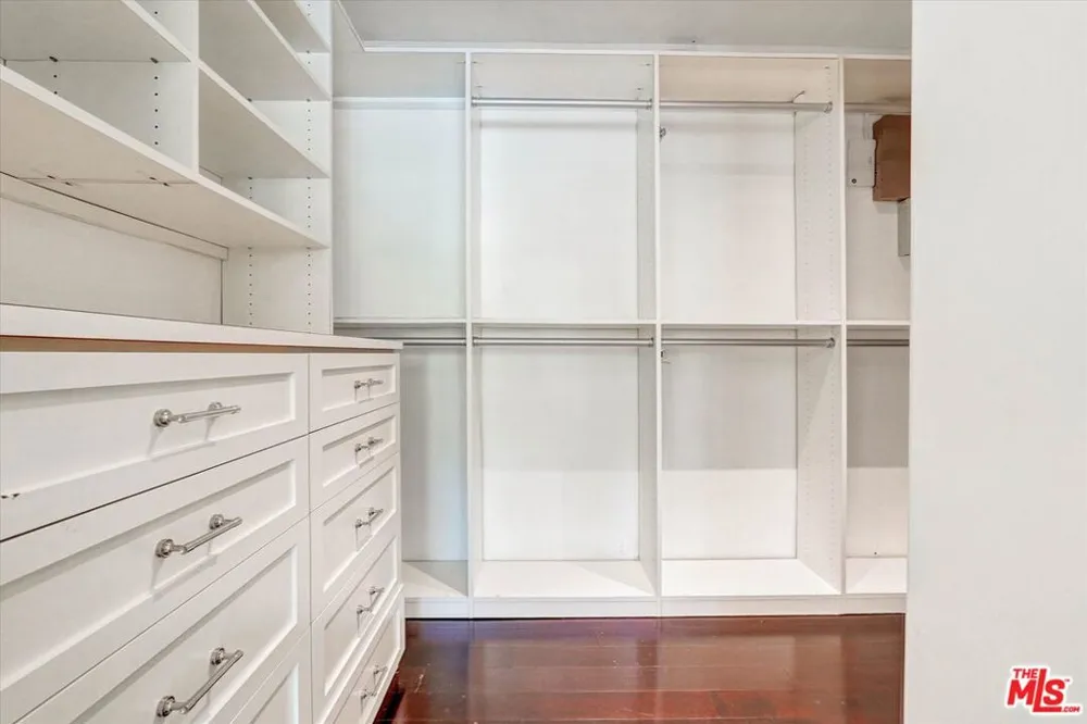 2200 Outpost Drive Los Angeles, CA 90068