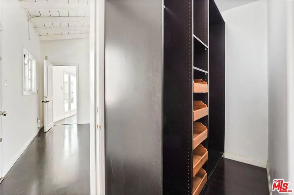 2200 Outpost Drive Los Angeles, CA 90068