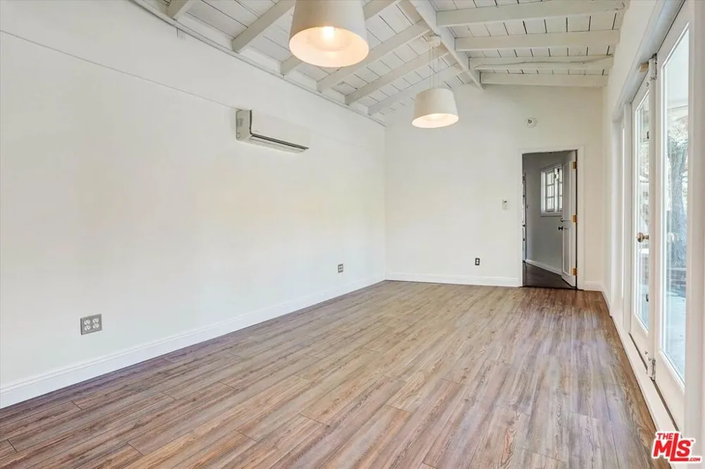2200 Outpost Drive Los Angeles, CA 90068