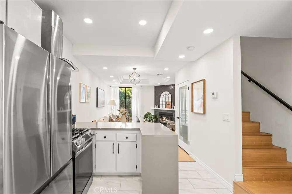 2500 Abbot Kinney Boulevard #5 Venice, CA 90291