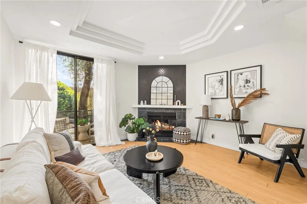 2500 Abbot Kinney Boulevard #5 Venice, CA 90291