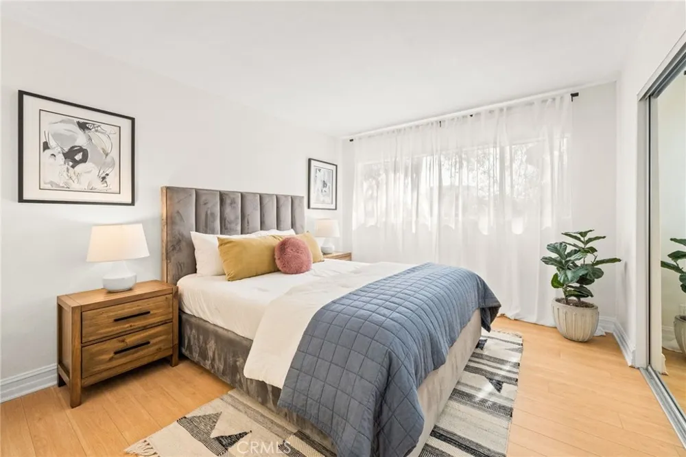 2500 Abbot Kinney Boulevard #5 Venice, CA 90291