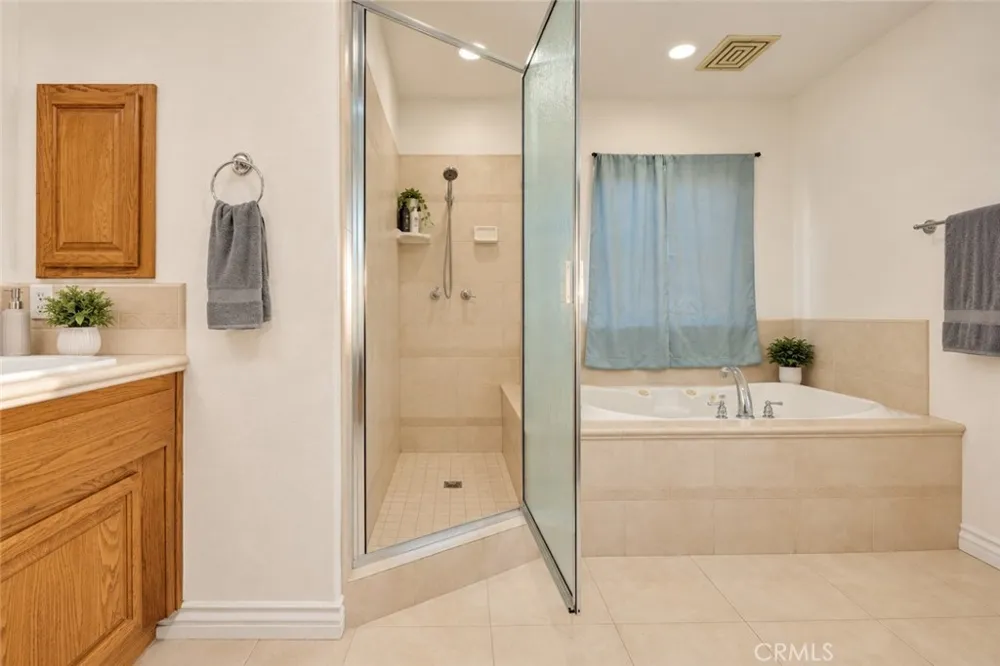 8250 Cataba Oak Hills, CA 92344