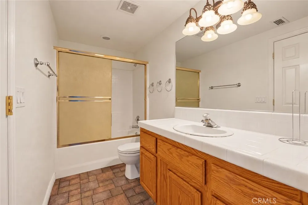 8250 Cataba Oak Hills, CA 92344