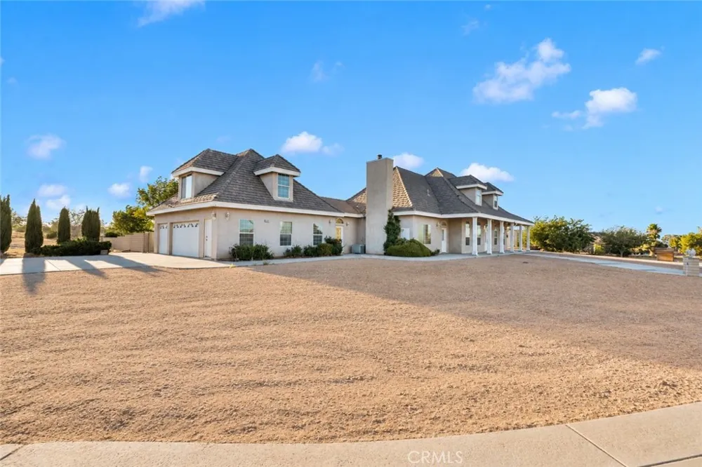 8250 Cataba Oak Hills, CA 92344