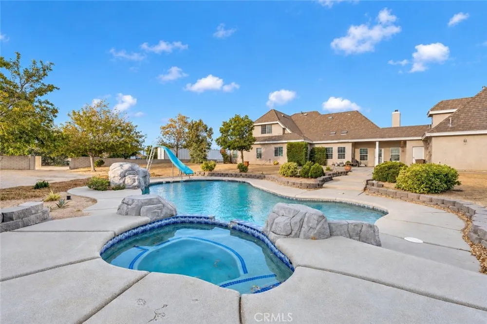 8250 Cataba Oak Hills, CA 92344