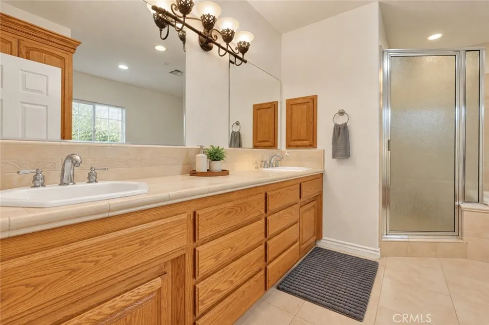 8250 Cataba Oak Hills, CA 92344