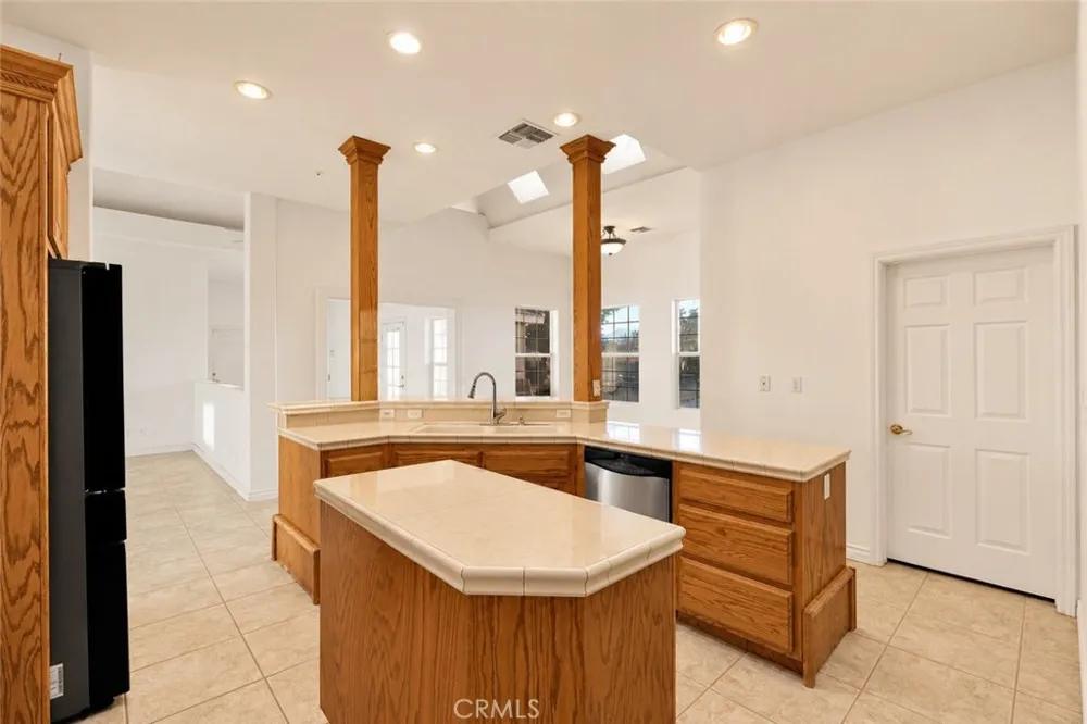 8250 Cataba Oak Hills, CA 92344