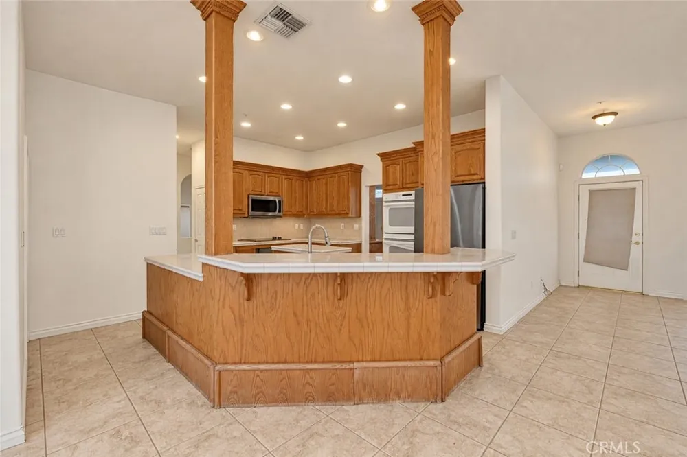 8250 Cataba Oak Hills, CA 92344