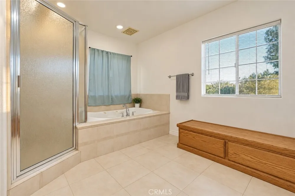 8250 Cataba Oak Hills, CA 92344