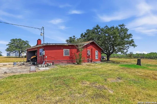 1155 JONES RD Kingsbury, TX 78638